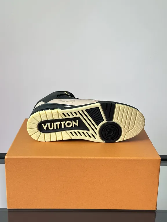 Louis Vuitton Shoe 